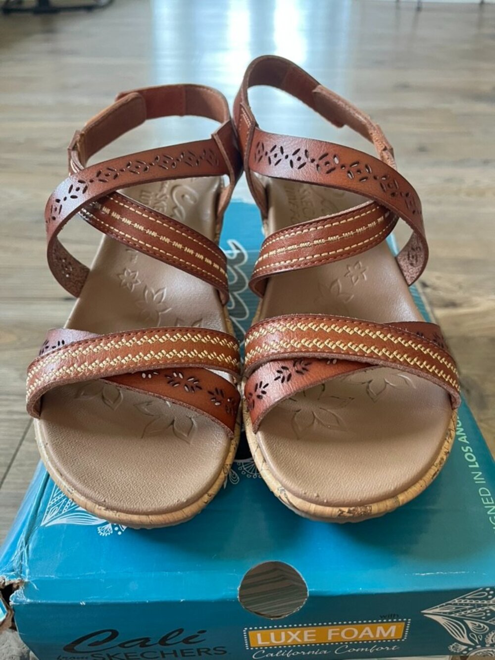 Skechers Beverlee Delicate Glow Wedge Sandals – Size 5 – Brown